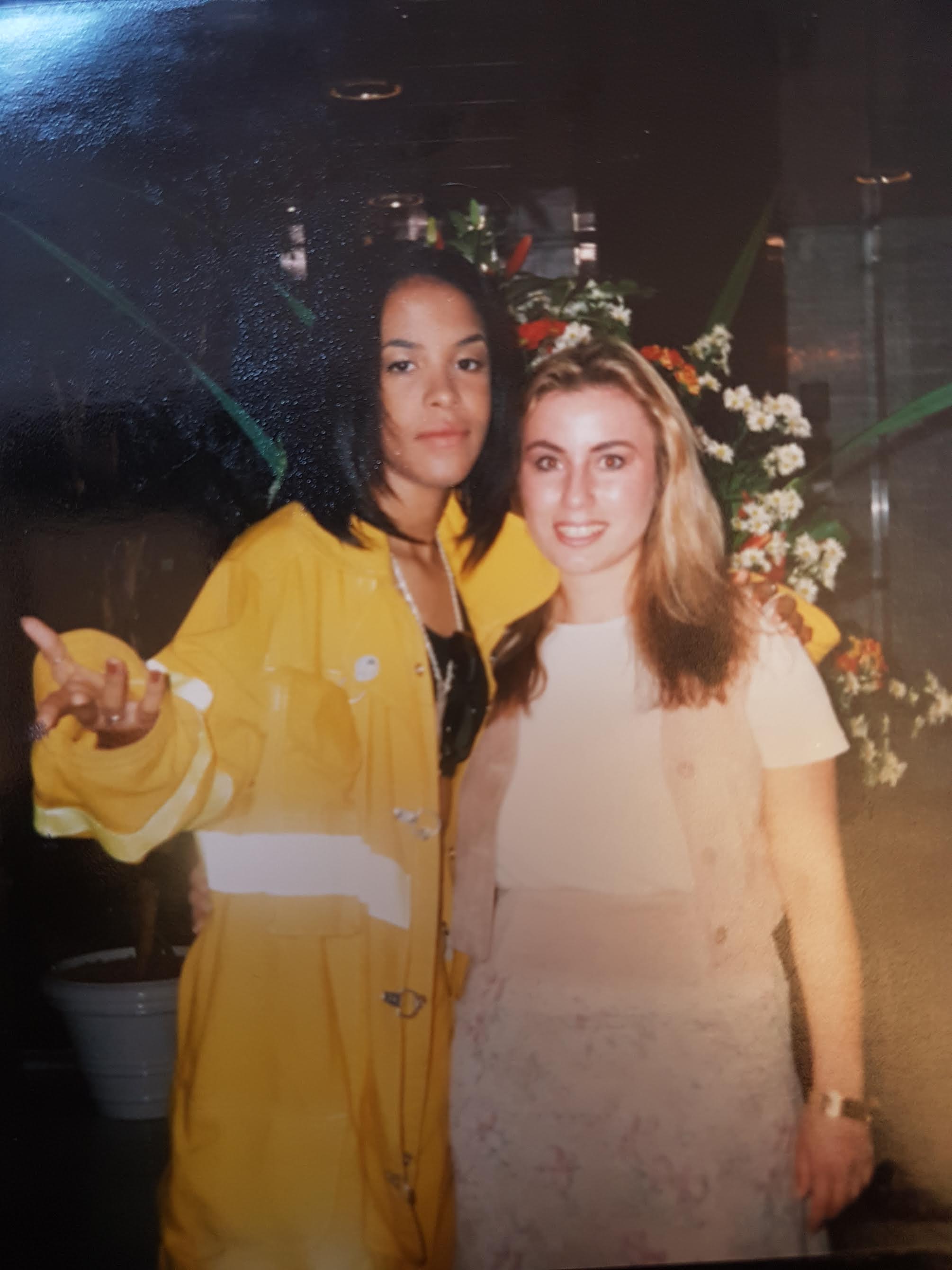 Aaliyah et Valérie Atlan en 1995 lors d'une interview