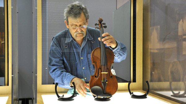 violinsofhope
