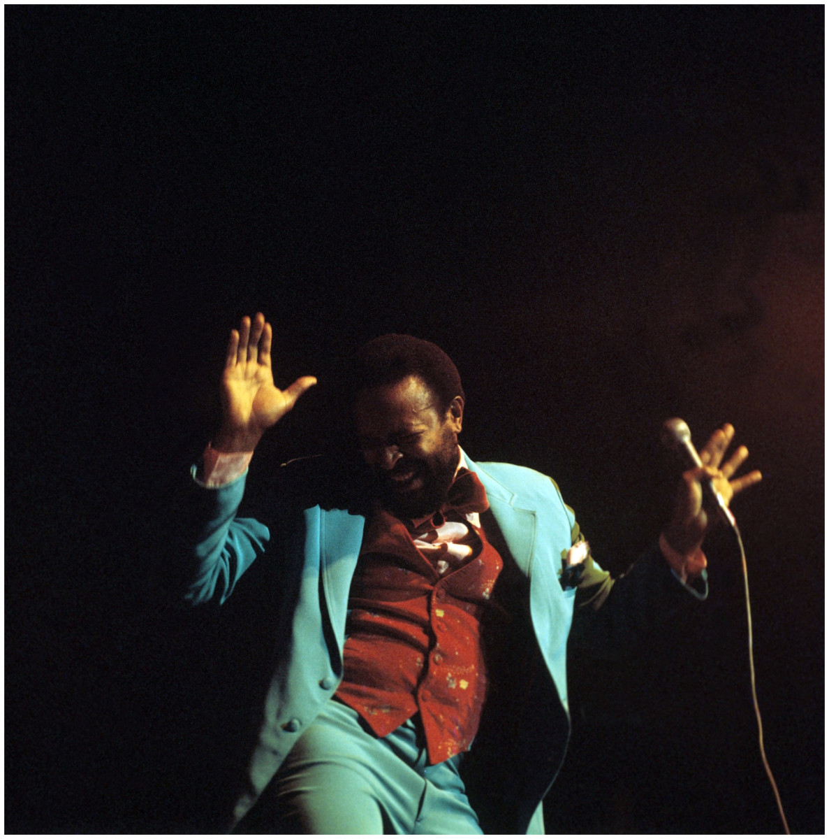 marvin-gaye-performs-on-stage-at-the-royal-albert-hall-london1976