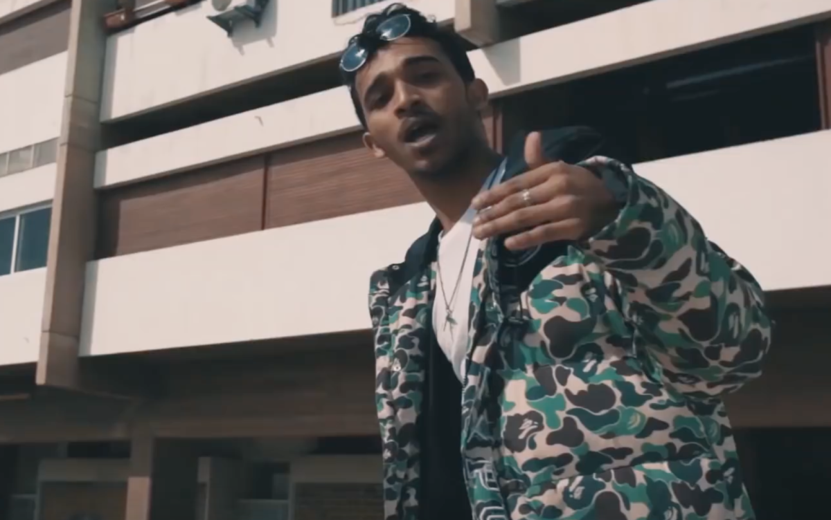 7ari, est à Agadir pour son clip