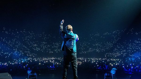 vald-enflamme-bercy