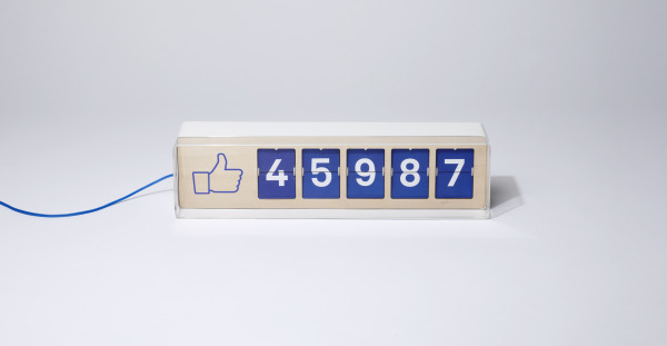 Image de like facebook boîte