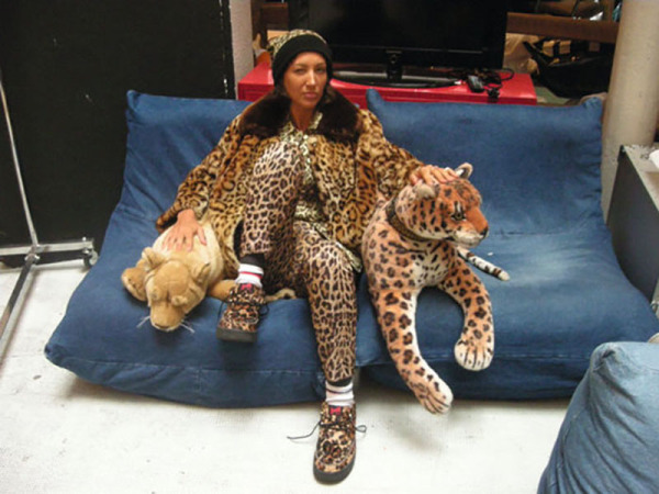 adeline grais cernea clique