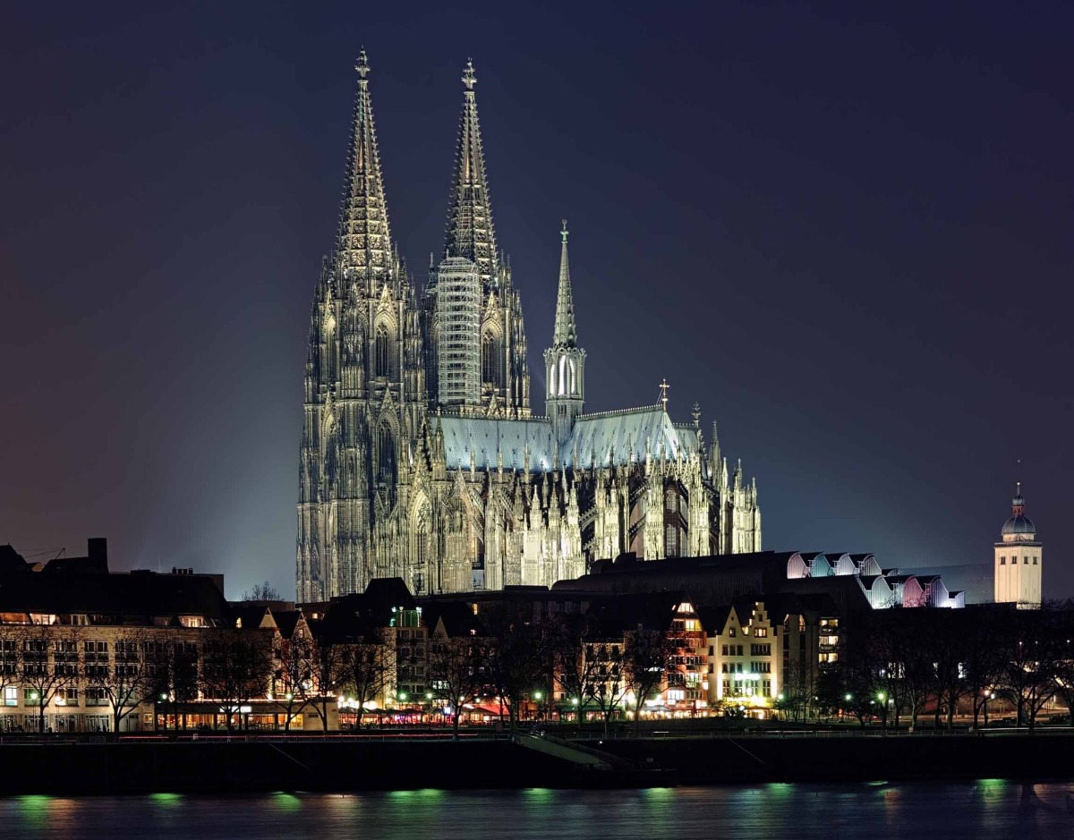 Photo de nuit de la cathédrale de Cologne