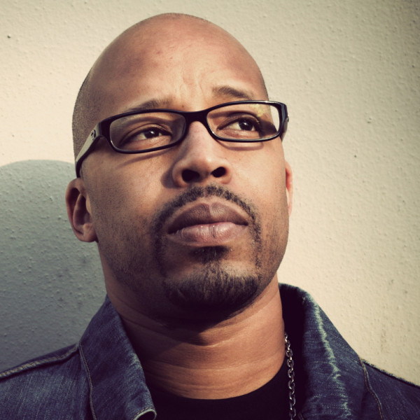 warren g portrait fond jaune