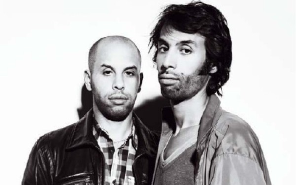 caution2-tt-width-604-height-378-lazyload-1-crop-1-bgcolor-000000