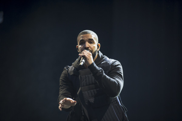 Drake chante sur scène