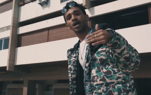 7ari, est à Agadir pour son clip