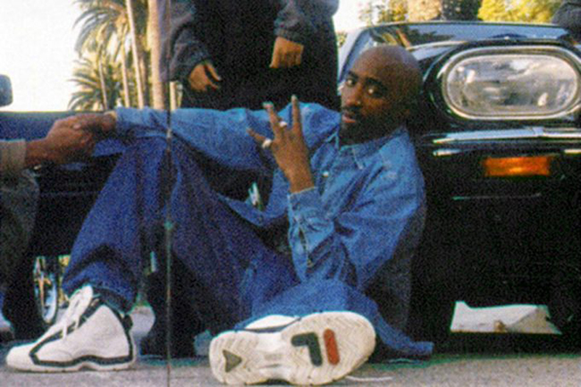 Photo de Tupac sur le livret de l’album « All Eyez On Me » en 1996, quelques mois avant sa mort.