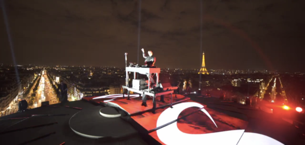 https://www.clique.tv/dj-snake-arc-de-triomphe-photo