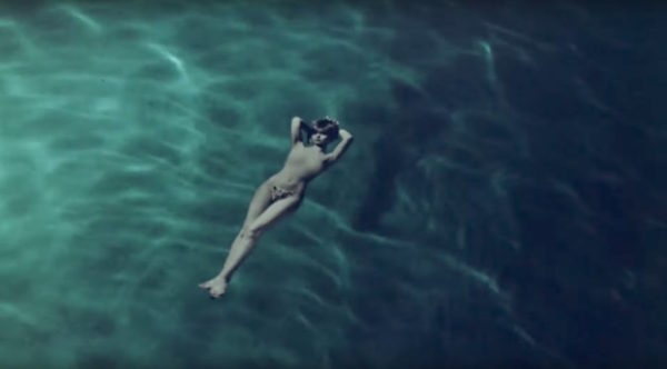 home-clique-tv-a-voir-clip-nostalgique-rest-charlotte-gainsbourg