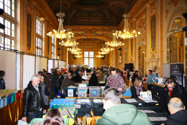 home-clique-tv-vinyl-expo-2018