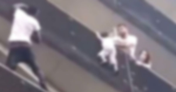 home-clique-tv-violente-viande-mamoudou-gassama