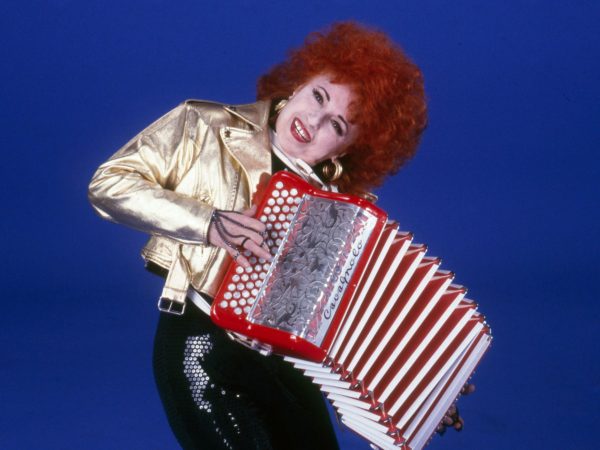 home-clique-tv-yvette-horner-violente-viande