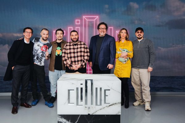 clique-avec-jon-favreau