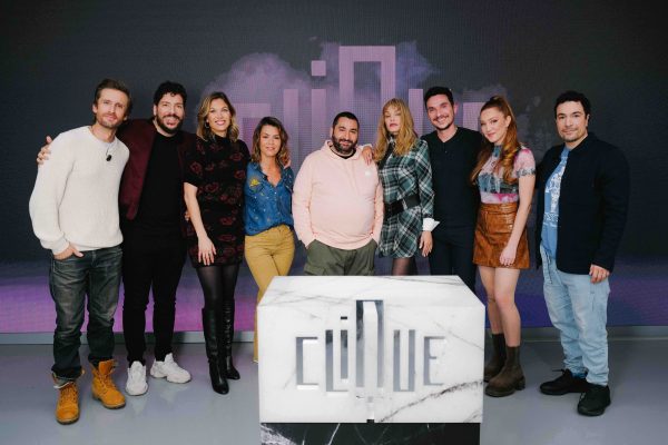 clique-avec-philipe-lacheau-arielle-dombasle-et-guillaume-fond