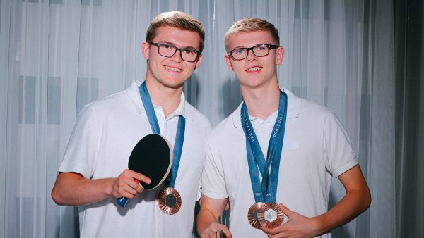 ARTICLE BRUNETTE BROZER